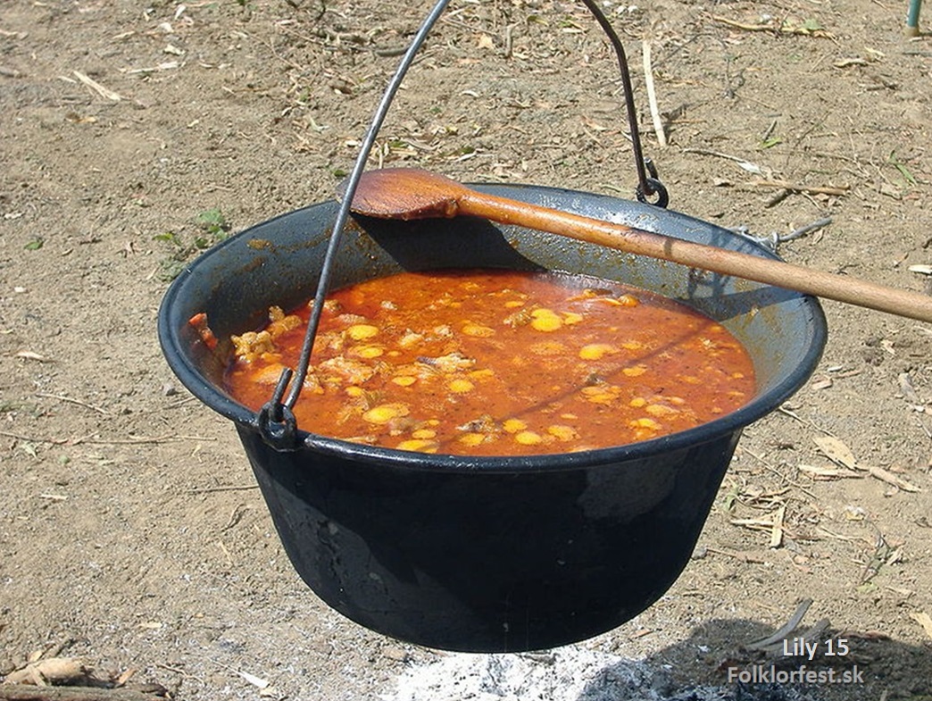 Súťaž vo varení gulášu Leopoldov 2013