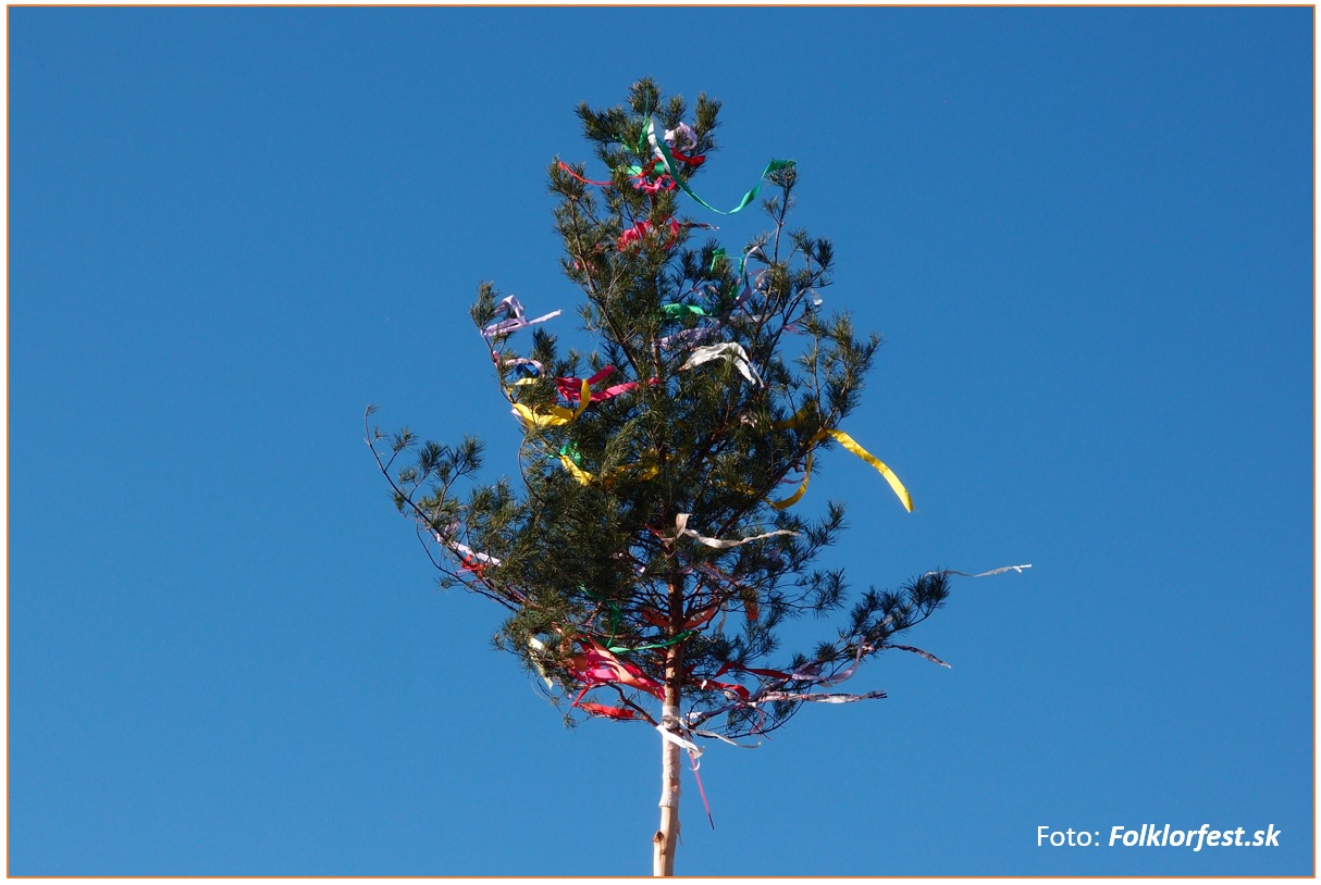 Sl�vnostn� stavanie m�ja 2019 Chorv�tsky Grob